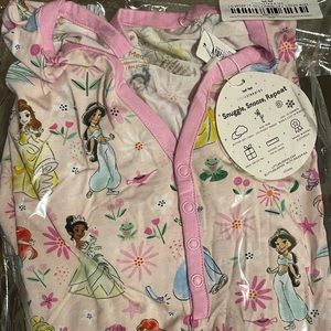 Brand new size medium WOMENS Disney princess little sleepies!